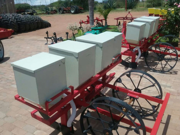 2005 NEO 2 ROW PLANTERS