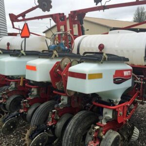 2013 MASSEY FERGUSON PLANTER WITH 12 ROW
