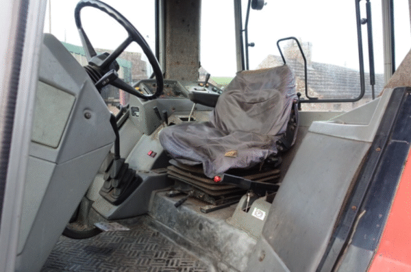 Massey Ferguson 3080 tractor - Image 2